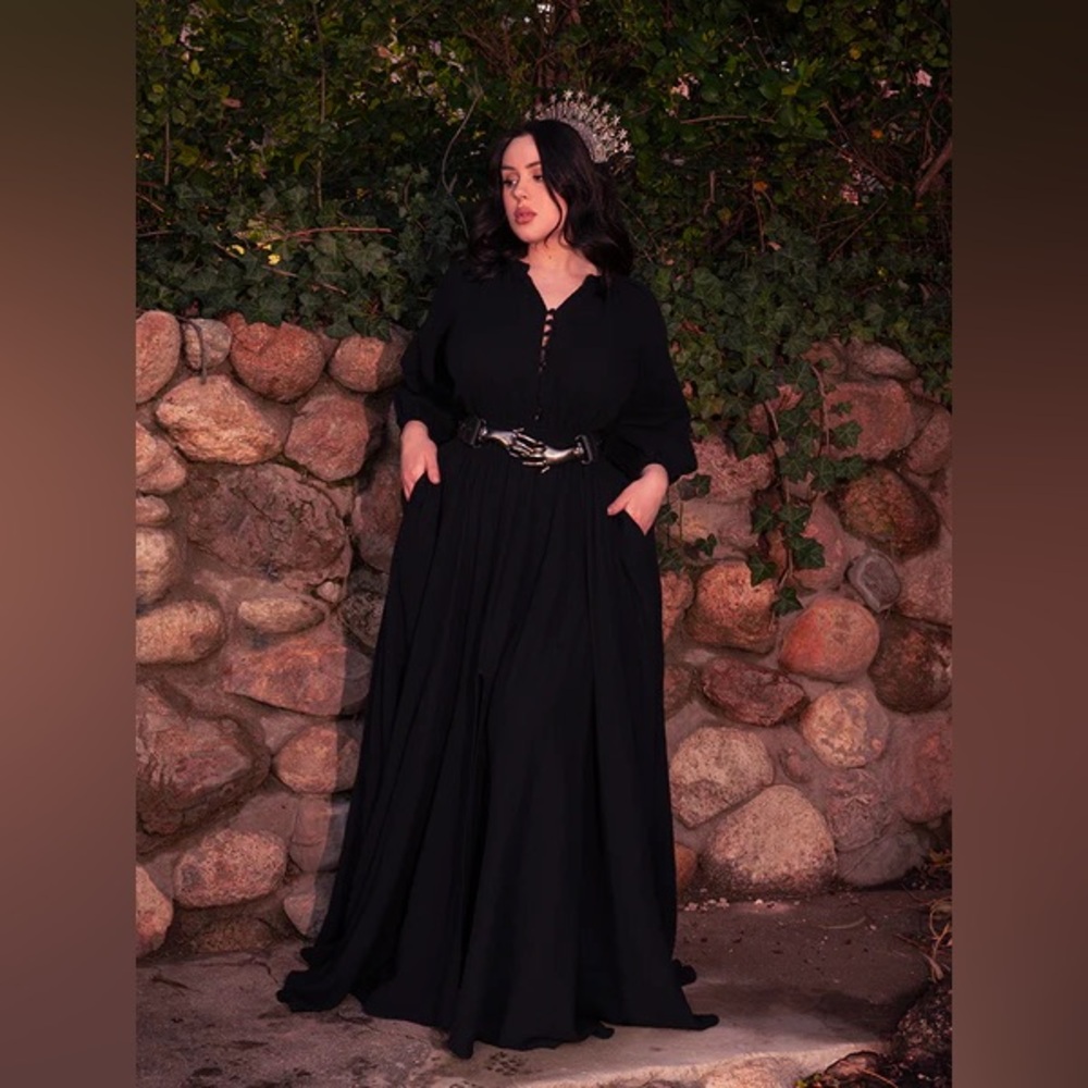 **SOLD** NWOT Coven Maxi Tunic Dress in Black - Size S